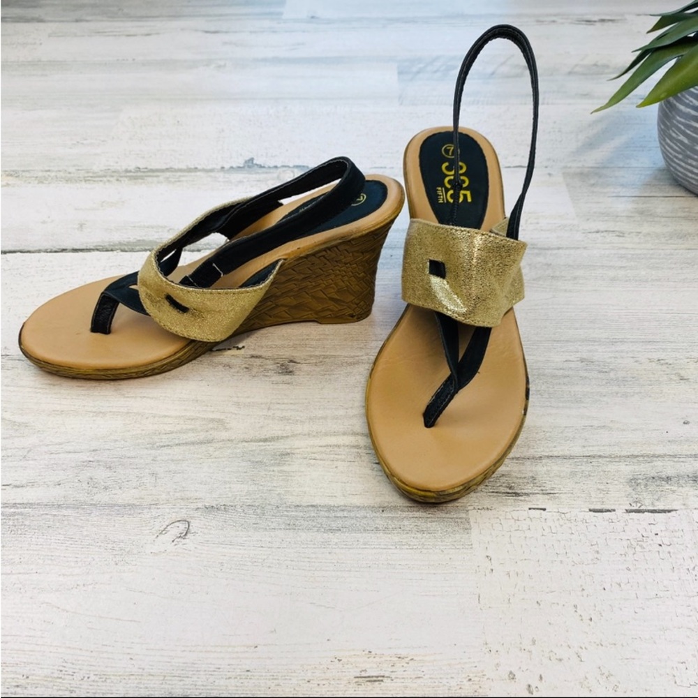 Gold and black wedges - Picture 2 of 4